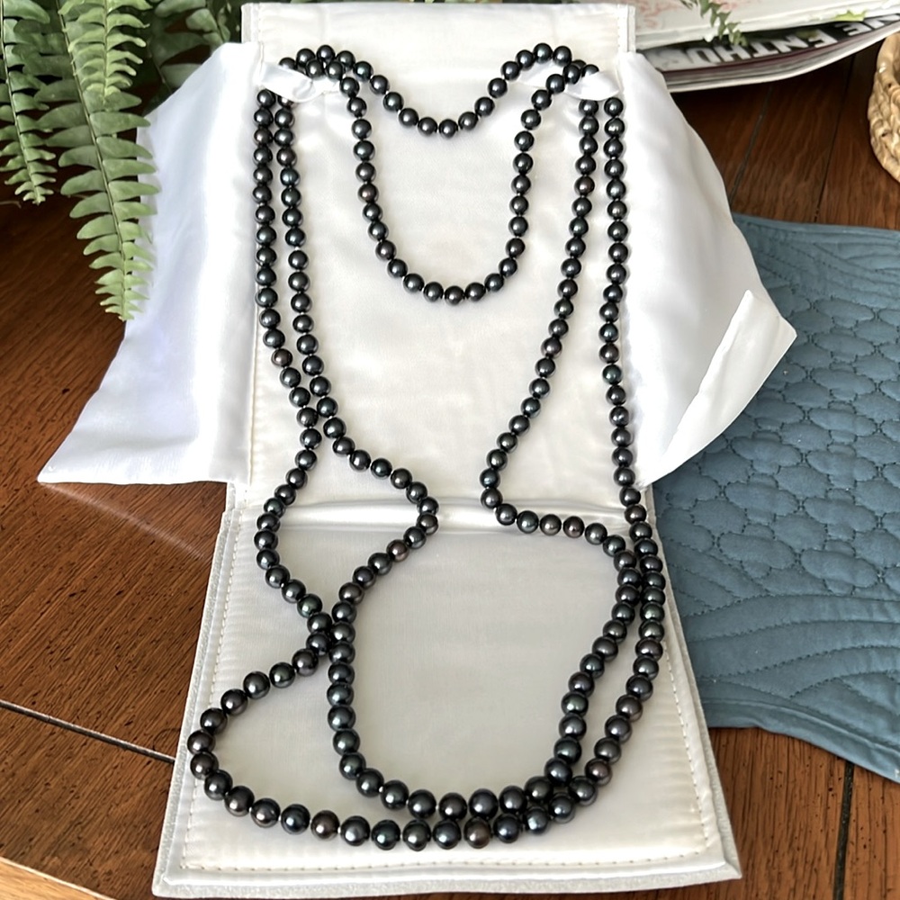 Stunning black freshwater pearls